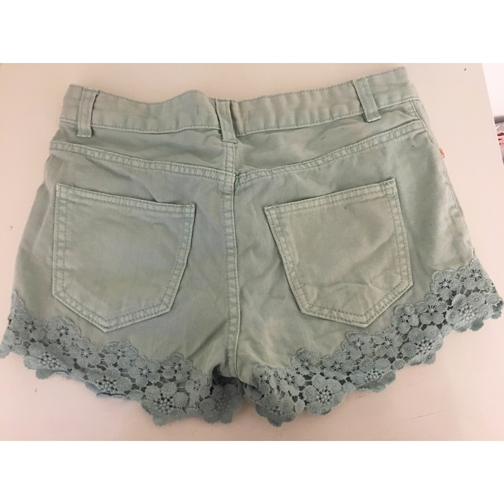trendy lace shorts